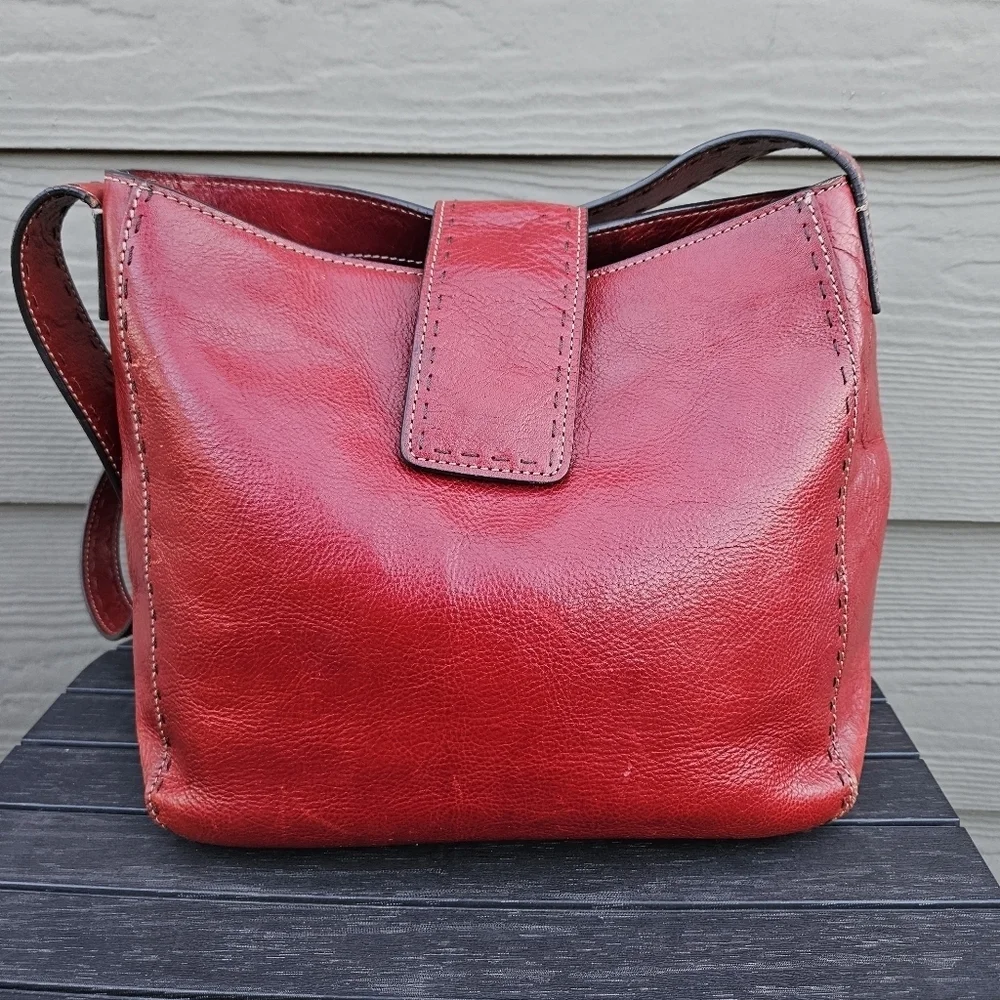FOSSIL Vintage Oxblood Red Smooth Leather Bucket Shoulder Bag Purse Vintage